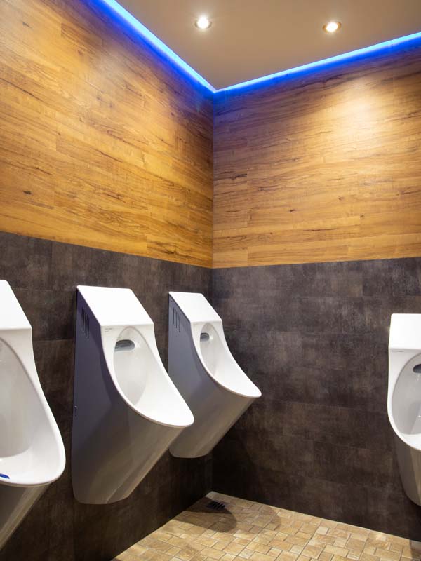 Neue Urinale