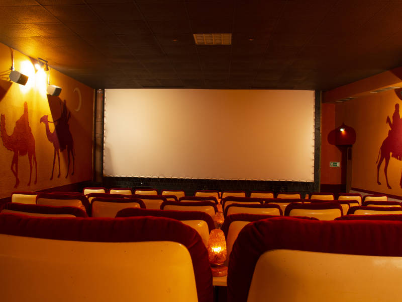 Blick von der neuen Erhöhung zur Leinwand